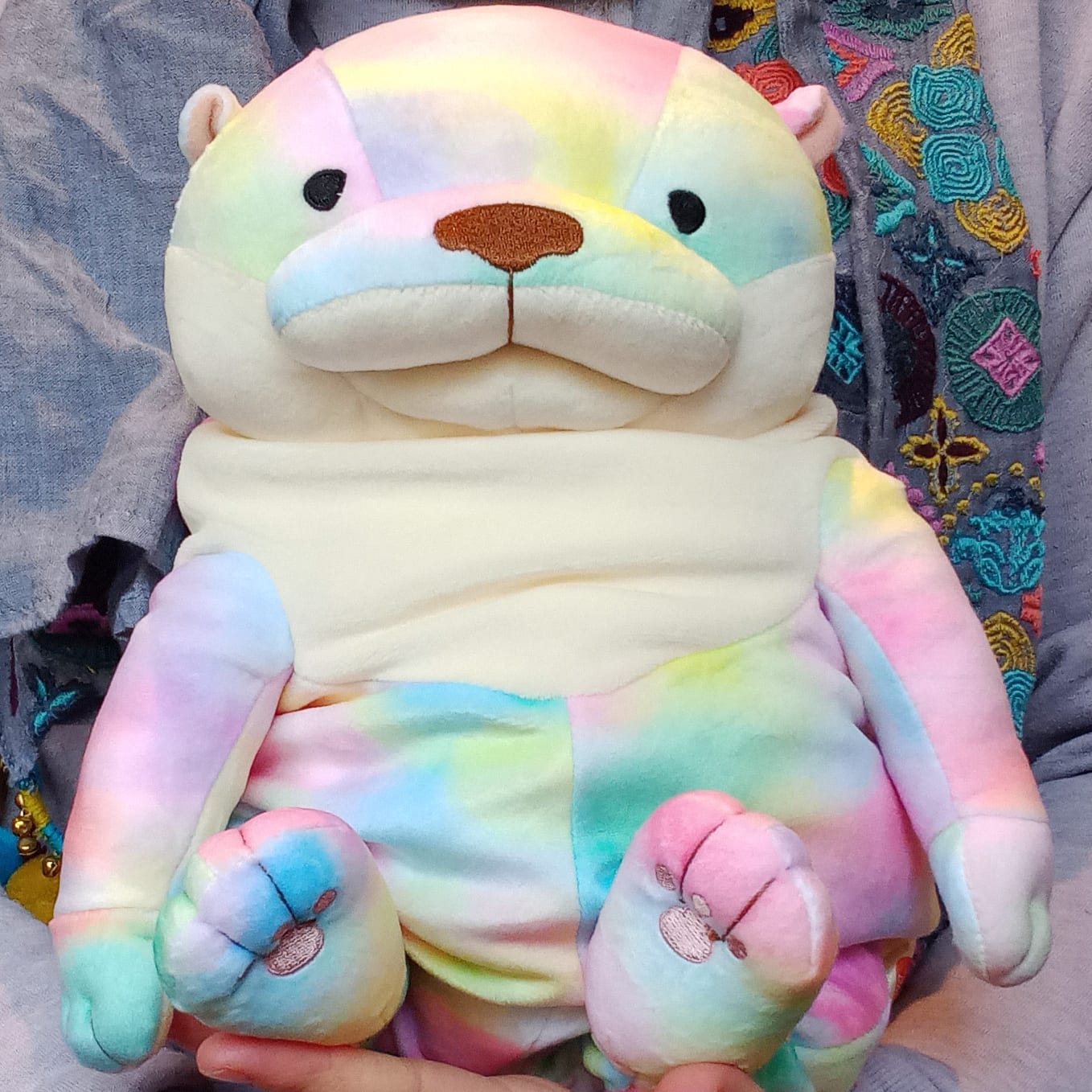 Large Rainbow Mochi Otter (42 cm)