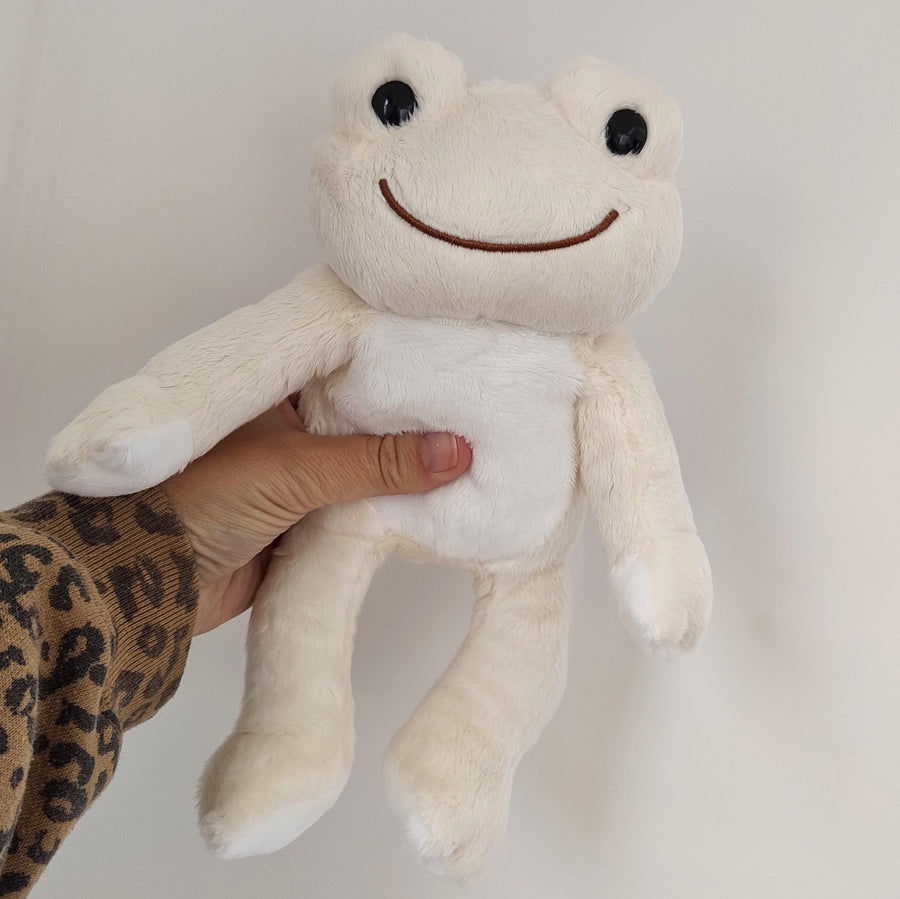 Cream Pickles the Frog (26cm)