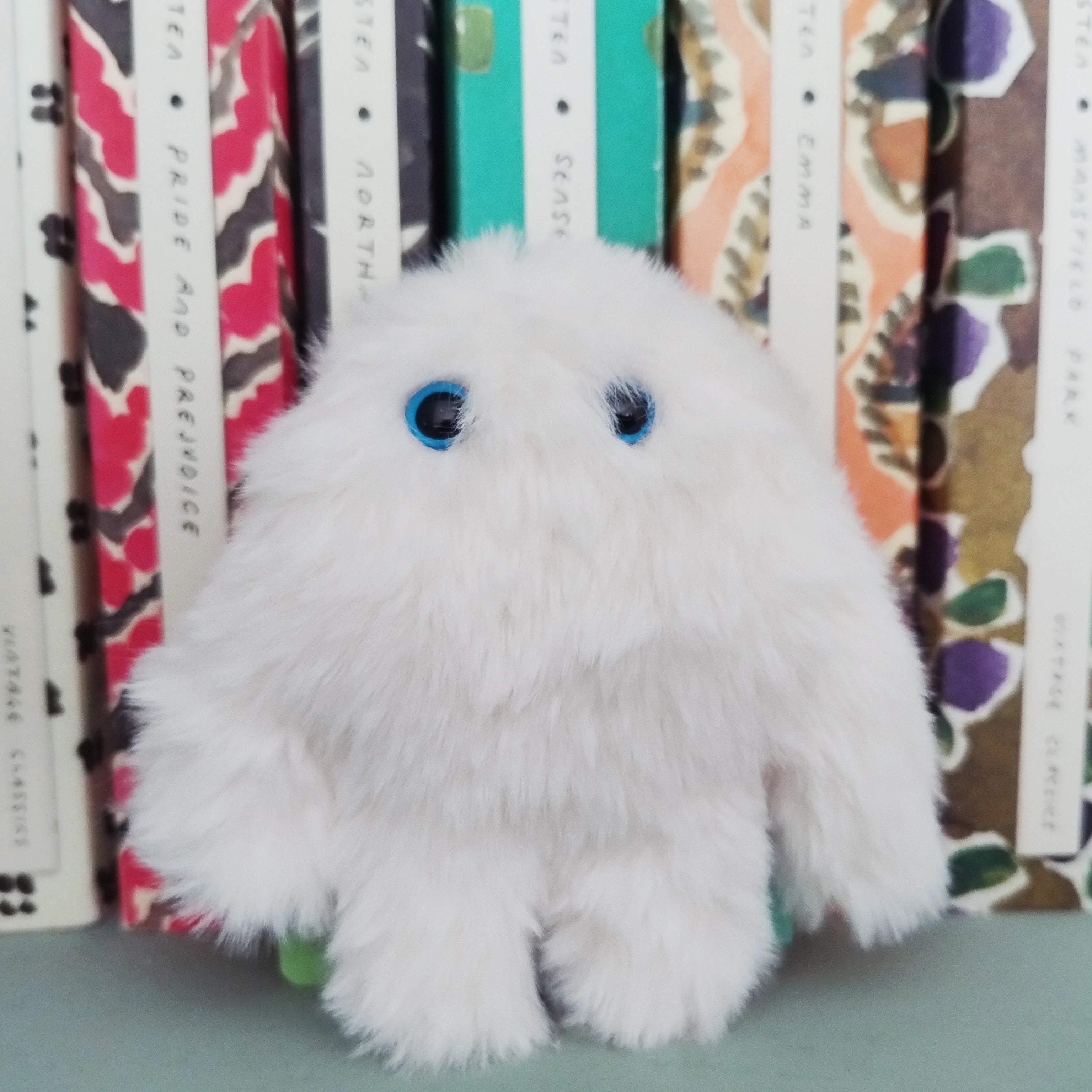 Yuru-ma White Yeti (9cm)