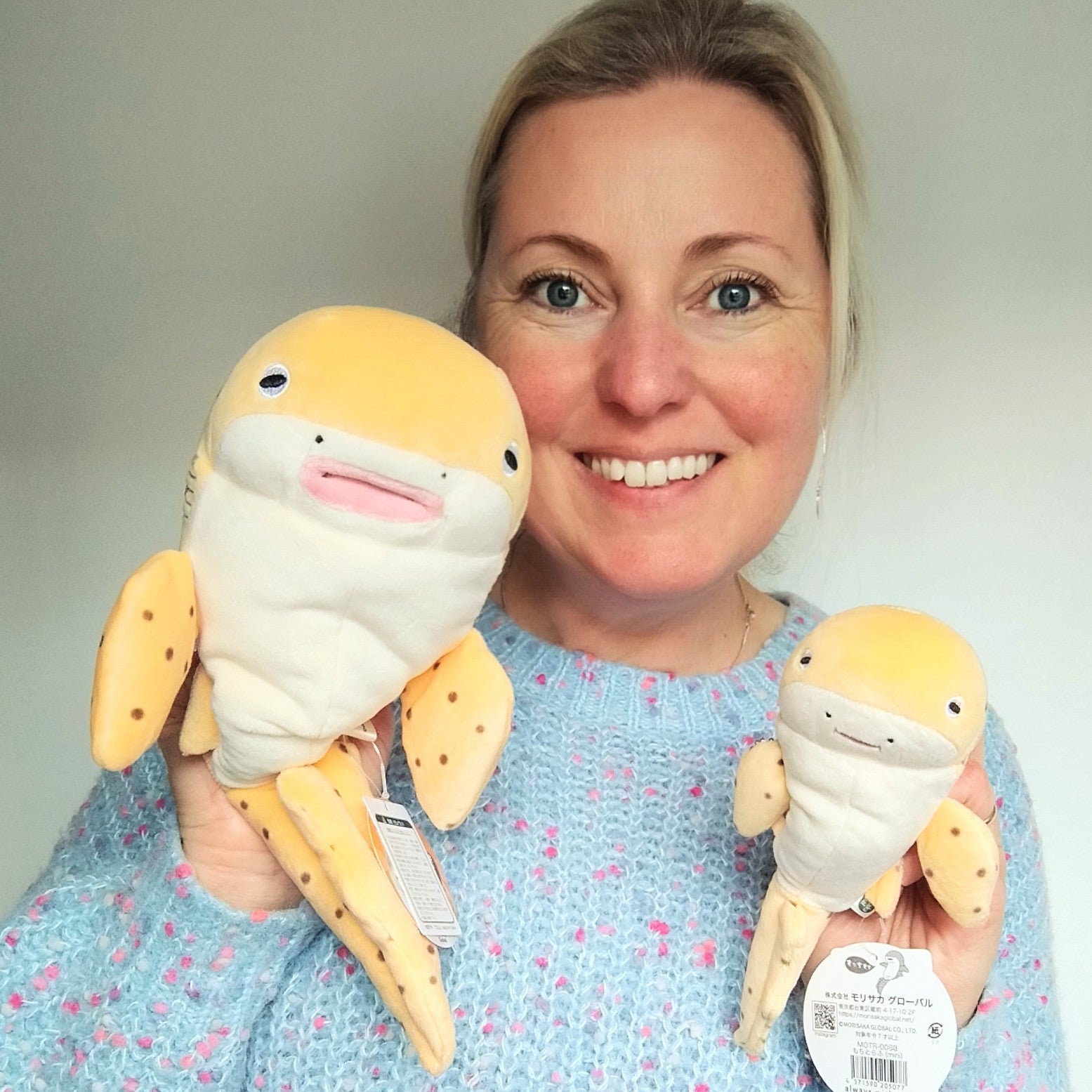 Medium Mochi Zebra Shark (30 cm) · Disco Waffle