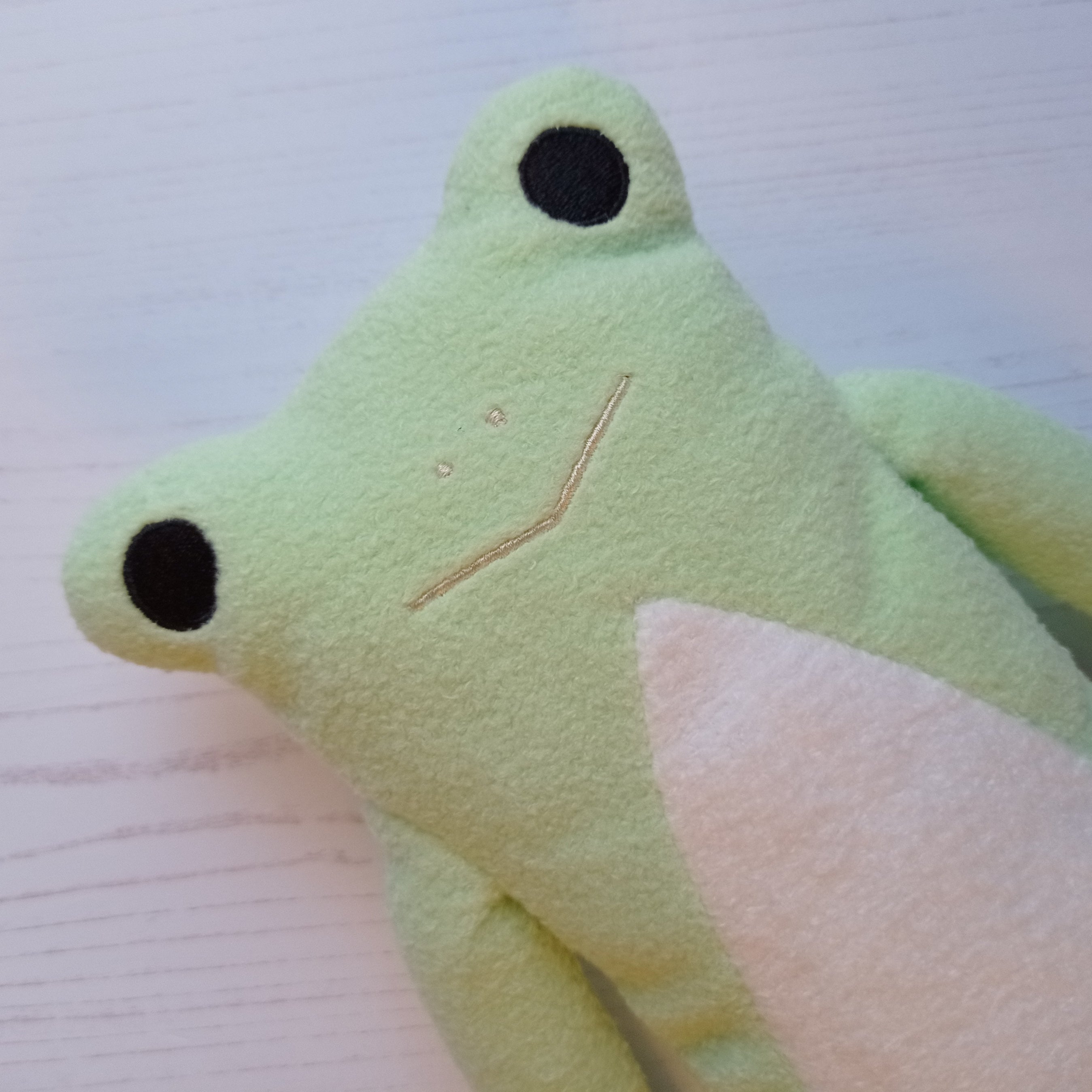 Fumofumo San Light Green Frog (20cm)