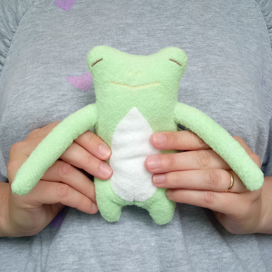 Fumofumo San Pale Green Sleepy Frog (20cm)