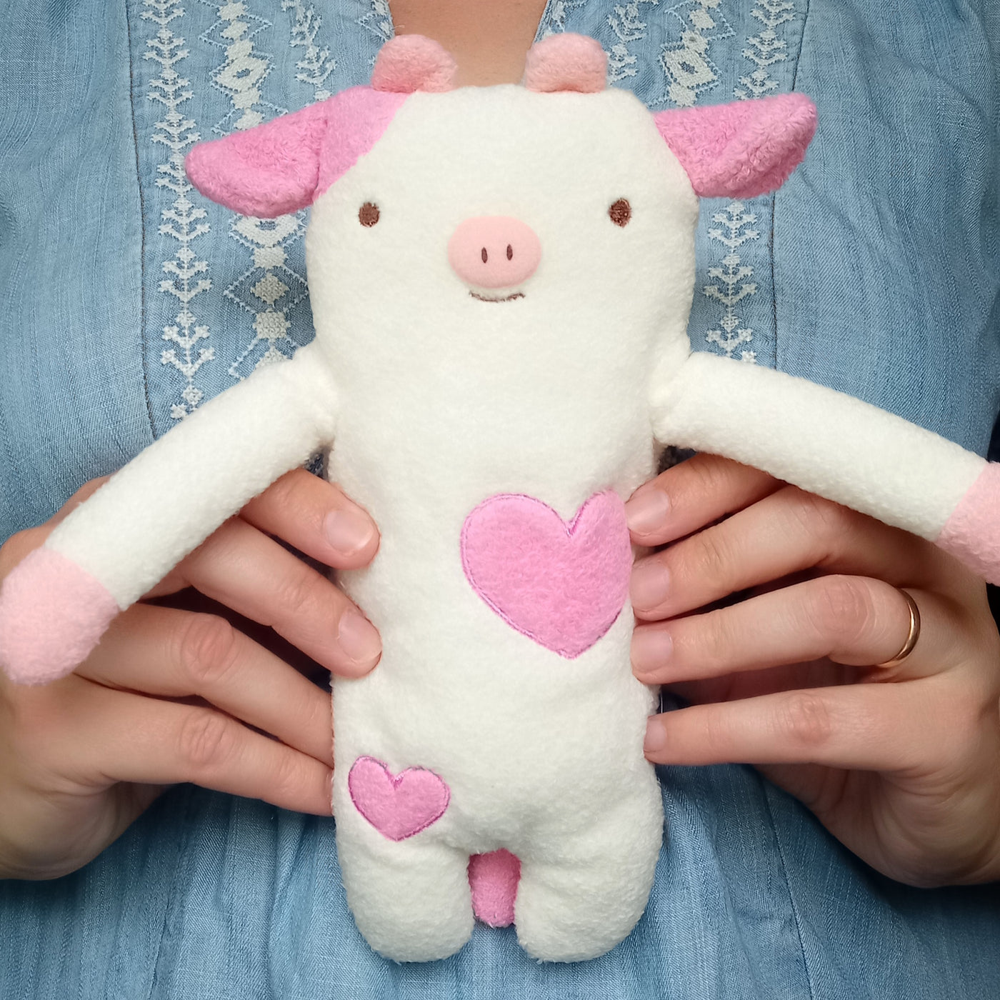 Fumofumo San White Cow with Pink Hearts (20cm)