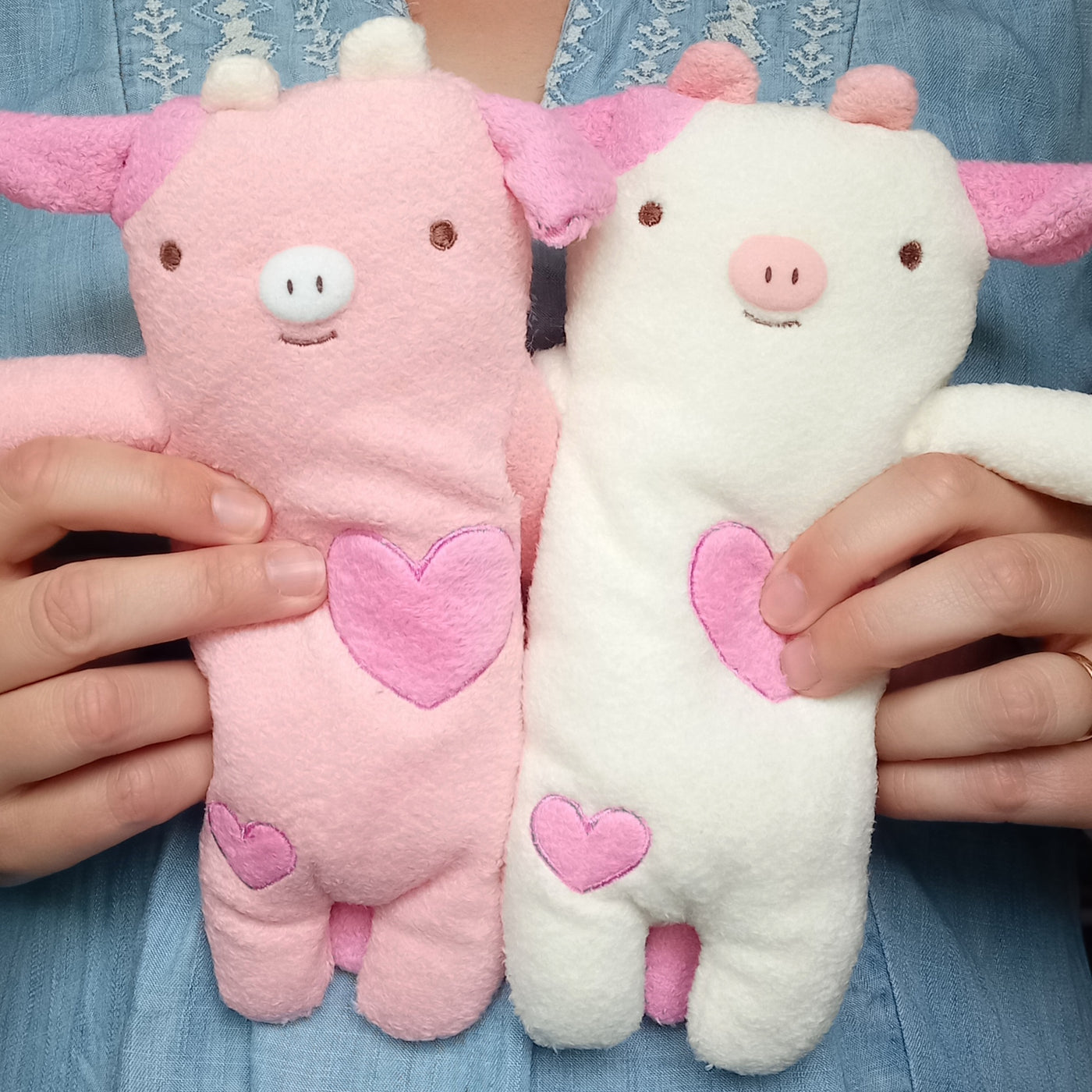 Fumofumo San White Cow with Pink Hearts (20cm)