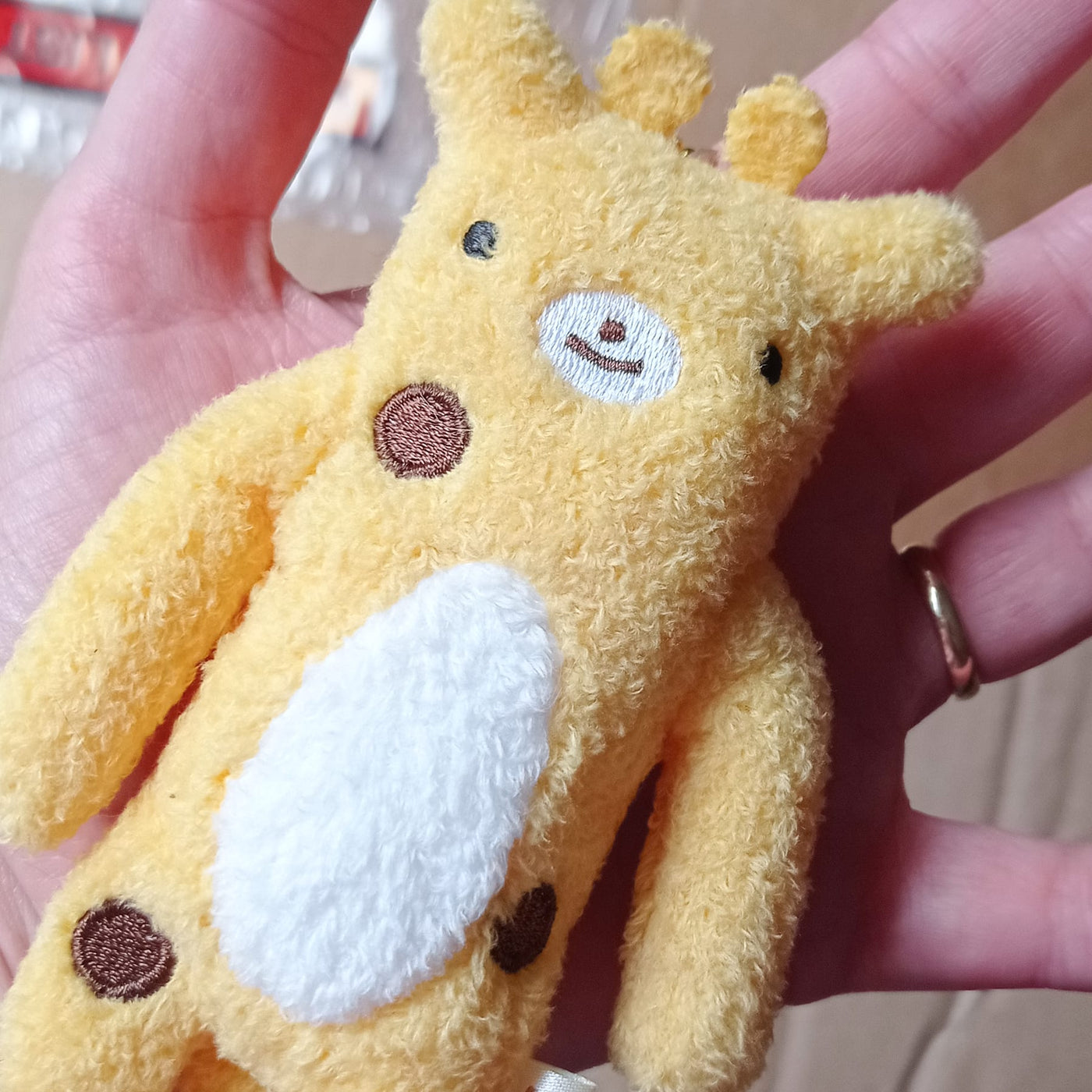 Fumofumo San Mini Giraffe Keychain (12cm)