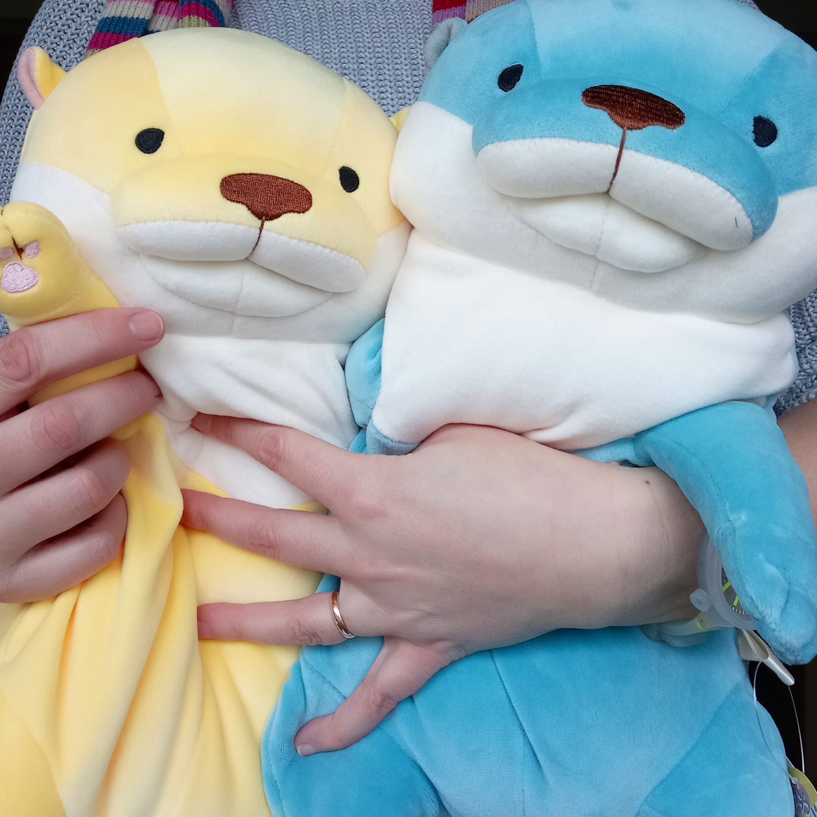 Large Yellow Mochi Otter (42 cm)