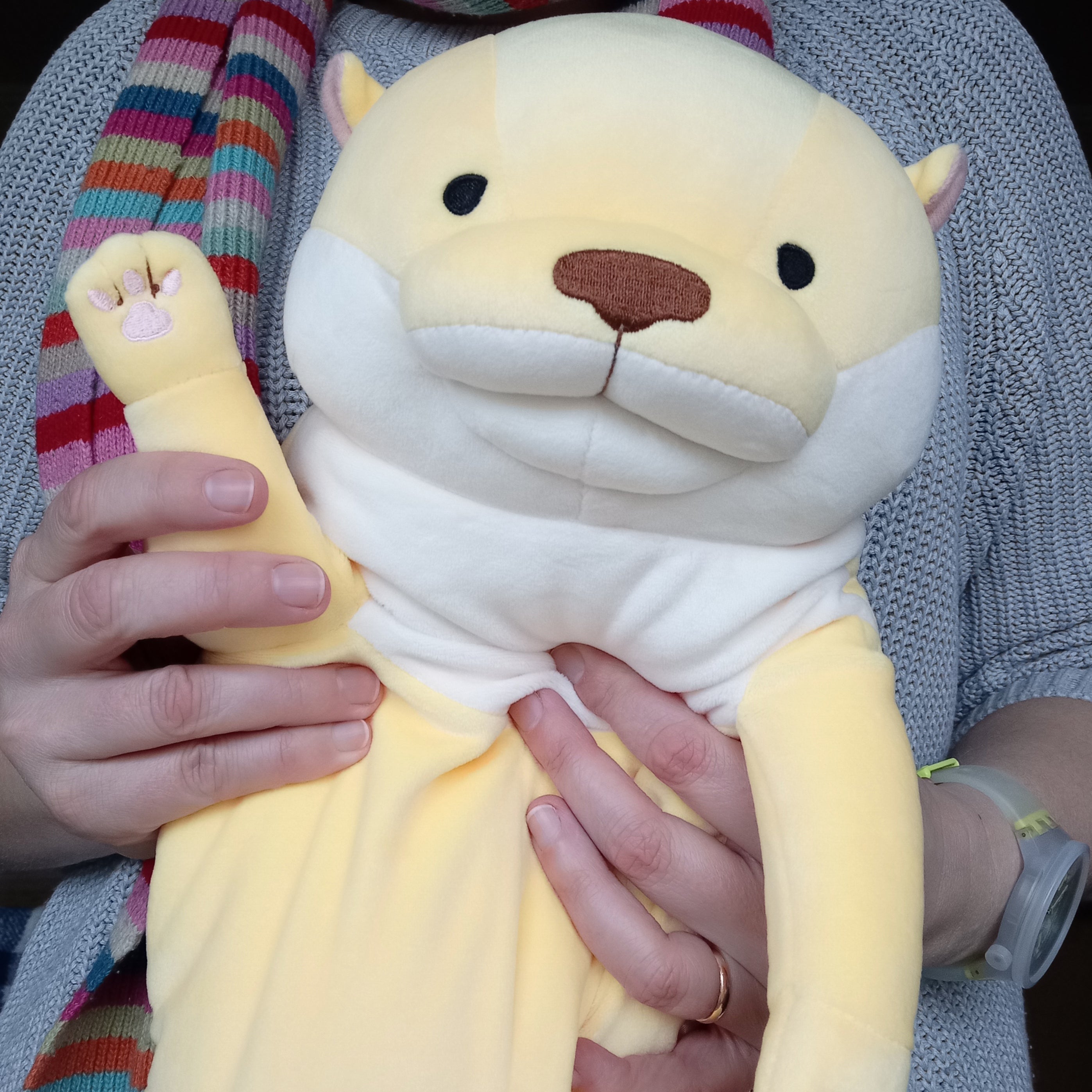 Large Yellow Mochi Otter (42 cm)